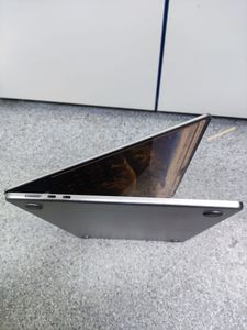 01-200605038: Apple macbook air 15" m3 2024