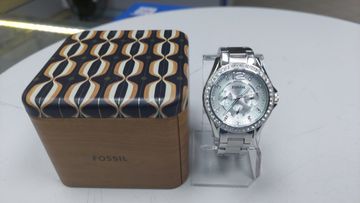 01-200771948: Fossil es3202