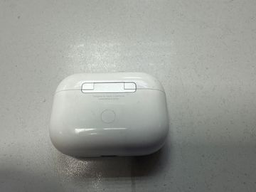 01-200789230: Apple airpods pro 2nd generation with magsafe charging case usb-c
