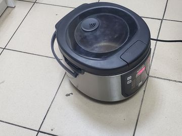 Б/в Мультиварка Magio mg-422 01-200740444