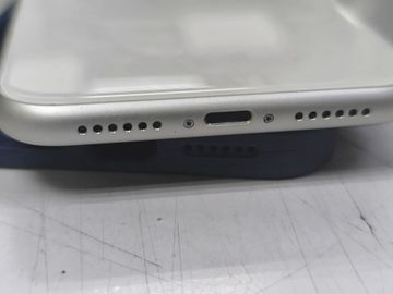 Б/в Мобільний телефон Apple iphone 11 64gb 01-200817077