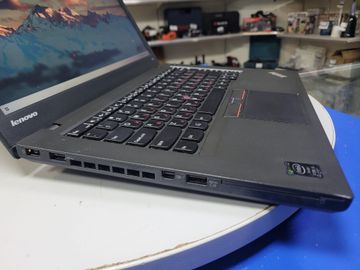 Б/в Ноутбук Lenovo 14/core i5 5300u ddr3/8gb ddr3/hdd 250 gb/ssd *відсутній/*інтегрована 01-200820885