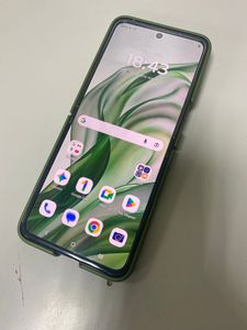 Б/в Мобільний телефон Motorola razr 50 ultra 12/512gb 01-200744903