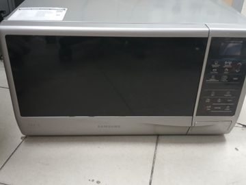 Б/в Мікрохвильова піч Samsung me83krs-1 01-200833575