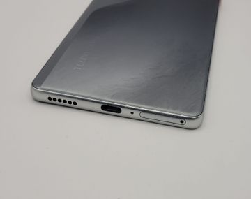 Б/в Мобільний телефон Tecno camon 40 cm5 8/128gb 01-200815490