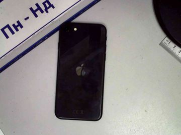 Б/в Мобільний телефон Apple iphone se 2020 64gb 01-200858859