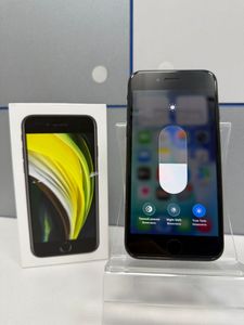 Б/у Мобільний телефон Apple iphone se 2020 64gb 01-200906769