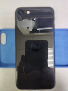 Б/у Мобільний телефон Apple iphone se 2020 64gb 01-200911908