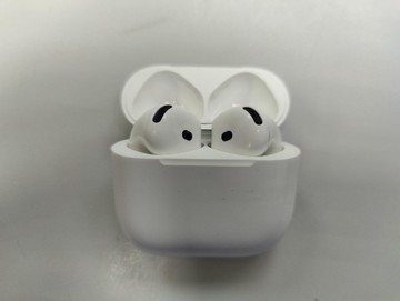Б/в Навушники Apple airpods 4 01-200947361