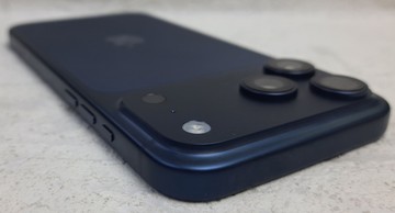 Б/в Мобільний телефон Apple iphone 17 pro max 256gb 01-200996132