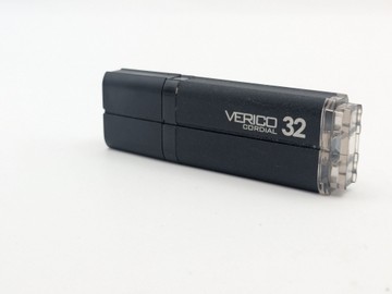 Б/в Usb-флешка Verico 32gb usb2.0 01-201002071