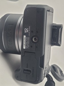 Б/в Фотоапарат Canon eos r50 + rf50mm f1.8 stm 01-201150380