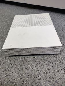 01-200582156: Microsoft xbox one s 1tb