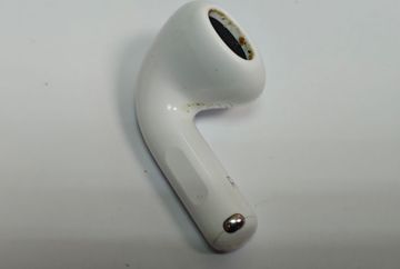 01-200629399: Apple airpods 4