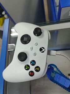 01-200742210: Microsoft xbox series s 512gb