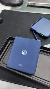 Б/в Мобільний телефон Motorola razr 60 8/256gb 01-200817175