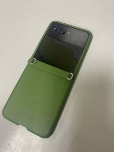 Б/в Мобільний телефон Motorola razr 50 ultra 12/512gb 01-200744903