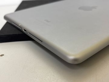 Б/у Планшет Apple ipad 6 gen 2018 32gb wi-fi + lte 01-200833495