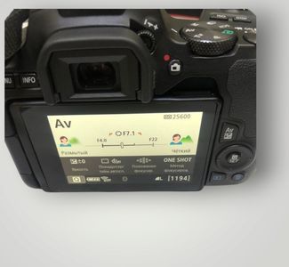 Б/в Фотоапарат Canon eos 250d kit 18-55mm ef-s is stm 01-200803848