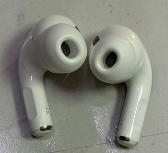 Б/в Навушники Apple airpods pro 2nd generation with magsafe charging case usb-c 01-200858739