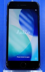 Б/в Мобільний телефон Apple iphone se 2020 64gb 01-200852077