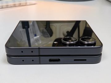 Б/в Мобільний телефон Samsung galaxy flip7 12/256gb 01-200885287