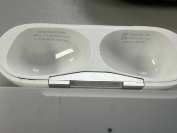 Б/у Наушники Apple airpods pro 2nd generation magsafe 01-200883794