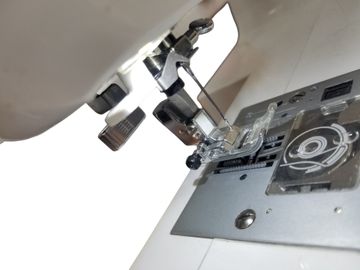 Б/в Швейна машина Minerva performance 100 01-200825925