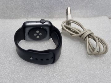 Б/в Смарт-годинник Apple watch series 3 gps 42mm aluminium case 01-200901469