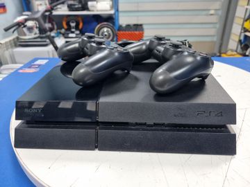 Б/у Игровая приставка Sony playstation 4 500gb 01-200903919