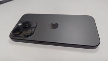 Б/в Мобільний телефон Apple iphone 15 pro 128gb 01-200911429