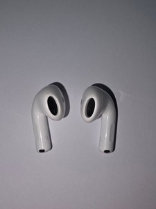 Б/в Навушники Apple airpods 4 with active noise cancellation 01-200924395