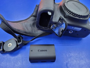 Б/в Фотоапарат Canon eos 6d mark ii body 01-200855945