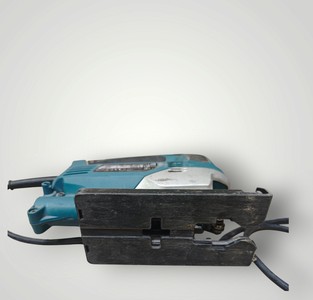 Б/в Електролобзик Makita jv0600k 01-200991237
