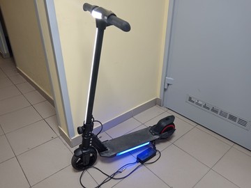 Б/в Самокат Giant es2 led max 01-201018276