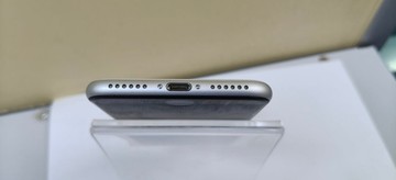 Б/в Мобільний телефон Apple iphone se 2020 64gb 01-201098264