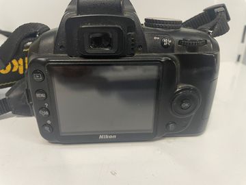 01-200560595: Nikon d3000 body