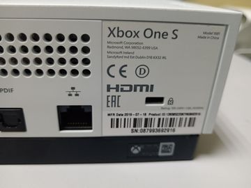 01-200605081: Microsoft xbox one s 1tb