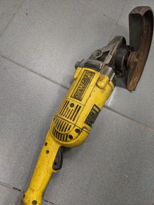 01-200606766: Dewalt dwe494