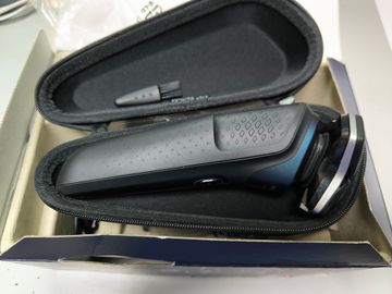 01-200632298: Philips shaver series 5000 s5889