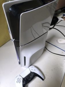 01-200775136: Sony playstation 5 slim 1tb