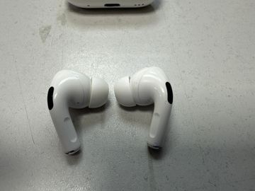 01-200789230: Apple airpods pro 2nd generation with magsafe charging case usb-c