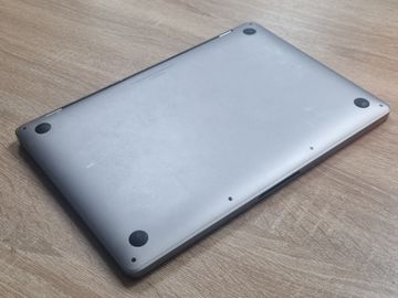 01-200789228: Apple macbook pro/13.3/ core i5 1,4ghz/ ram8gb/ ssd256gb/ iris plus 645/ retina, truetone, touch bar