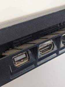 01-200761151: Sony playstation 4 slim 500gb