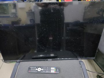 01-200795937: Haier h32k801g