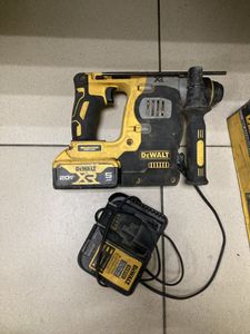 Б/в Перфоратор Dewalt dch273 + 1акб + зп 01-200802761