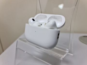 Б/в Навушники Apple airpods pro 2nd generation with magsafe charging case usb-c 01-200803709