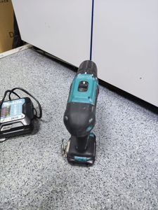 Б/в Шурупокрут Makita df333dwae 01-200804478