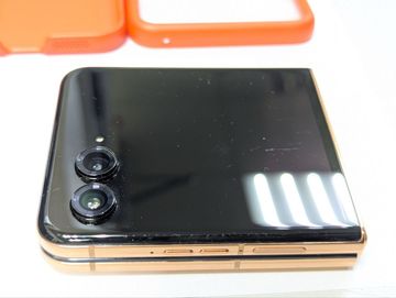 Б/в Мобільний телефон Motorola razr 50 ultra 12/512gb 01-200826017