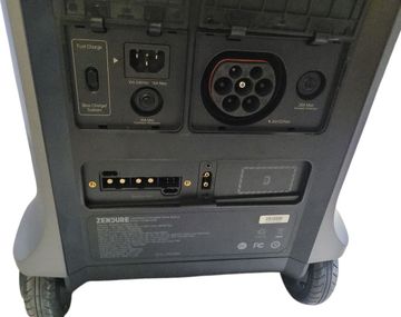 Б/в Зарядна станція Zendure superbase v6400 3800вт ups semi-solid gridflow wifi/bt 01-200862554